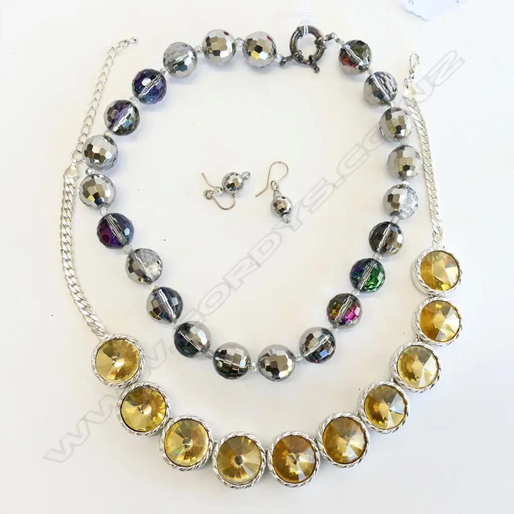 COSTUME NECKLACE & MATCHING EARRINGS + COSTUME NECKLACE  Image 1++