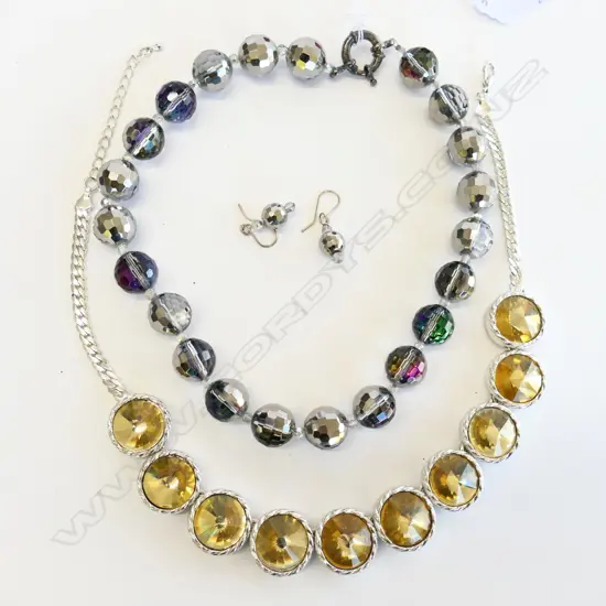 COSTUME NECKLACE & MATCHING EARRINGS + COSTUME NECKLACE 