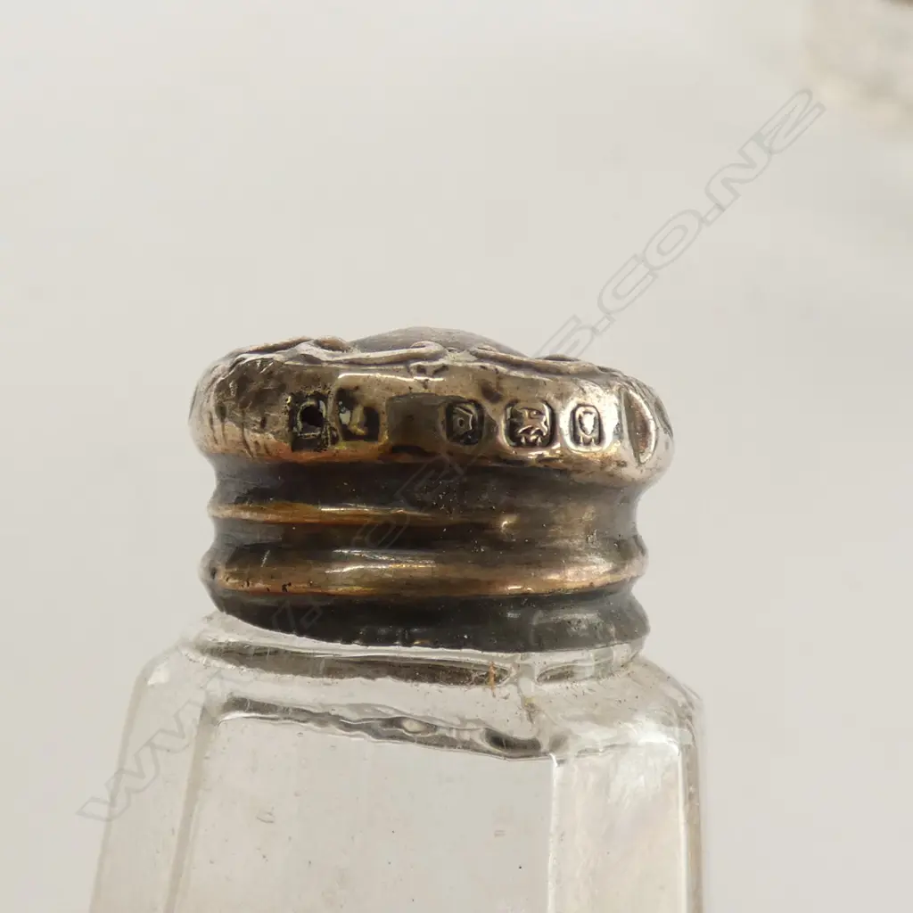 4 STG SILVER TOP CONTAINERS + 3 LIDS Image 1++