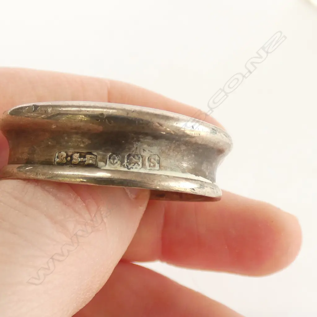 4 STG SILVER TOP CONTAINERS + 3 LIDS Image 1++