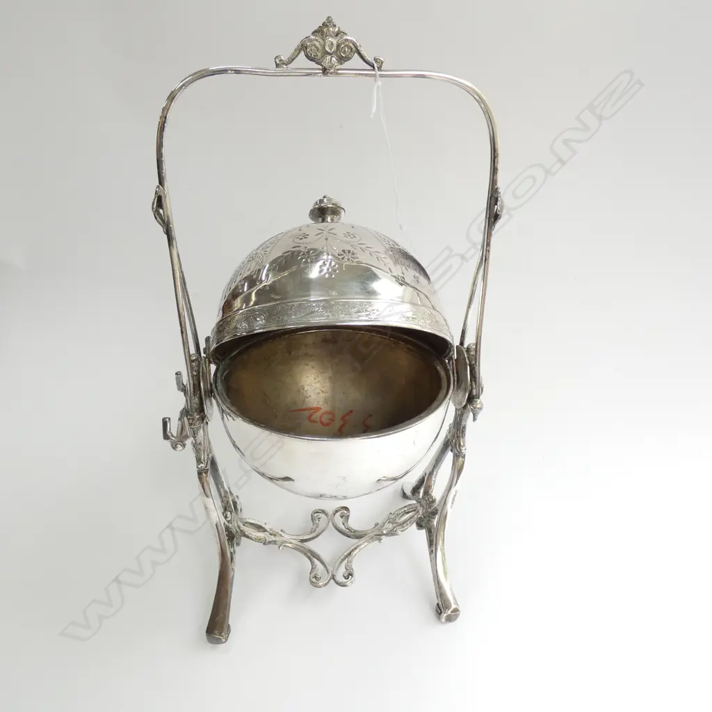 VICTORIAN ENGRAVED SILVER PLATE OVAL BUTTER HOLDER AND STAND, H. 320MM Image 1++