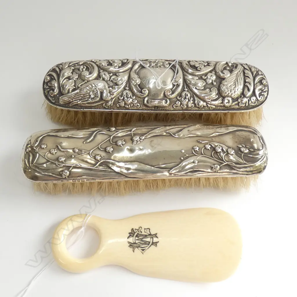 2 SILVER TOPPED BRUSHES & iVORY SHOE HORN Image 1++