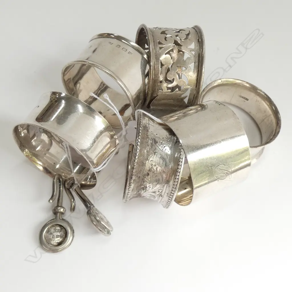 6 SILVER NAPKIN RINGS + 2 NAPKIN HOLDERS, TOTAL WEIGHT 124GM Image 1++