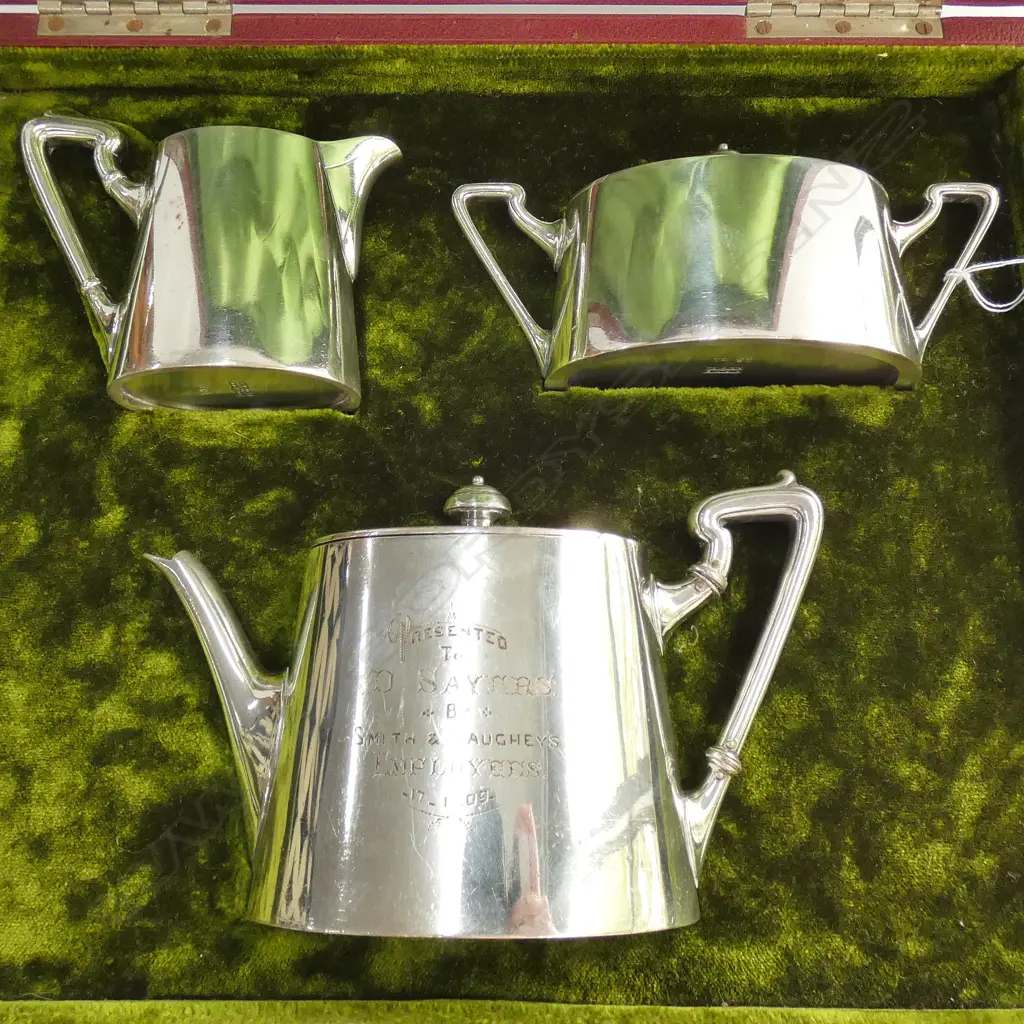 EDWARDIAN SILVER PLATE TEASET IN VELVET LINED PRESENTATION BOX Image 1++