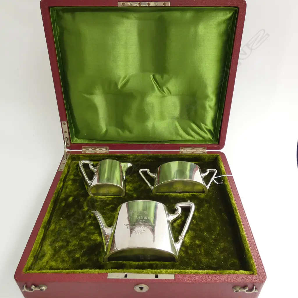 EDWARDIAN SILVER PLATE TEASET IN VELVET LINED PRESENTATION BOX Image 1++