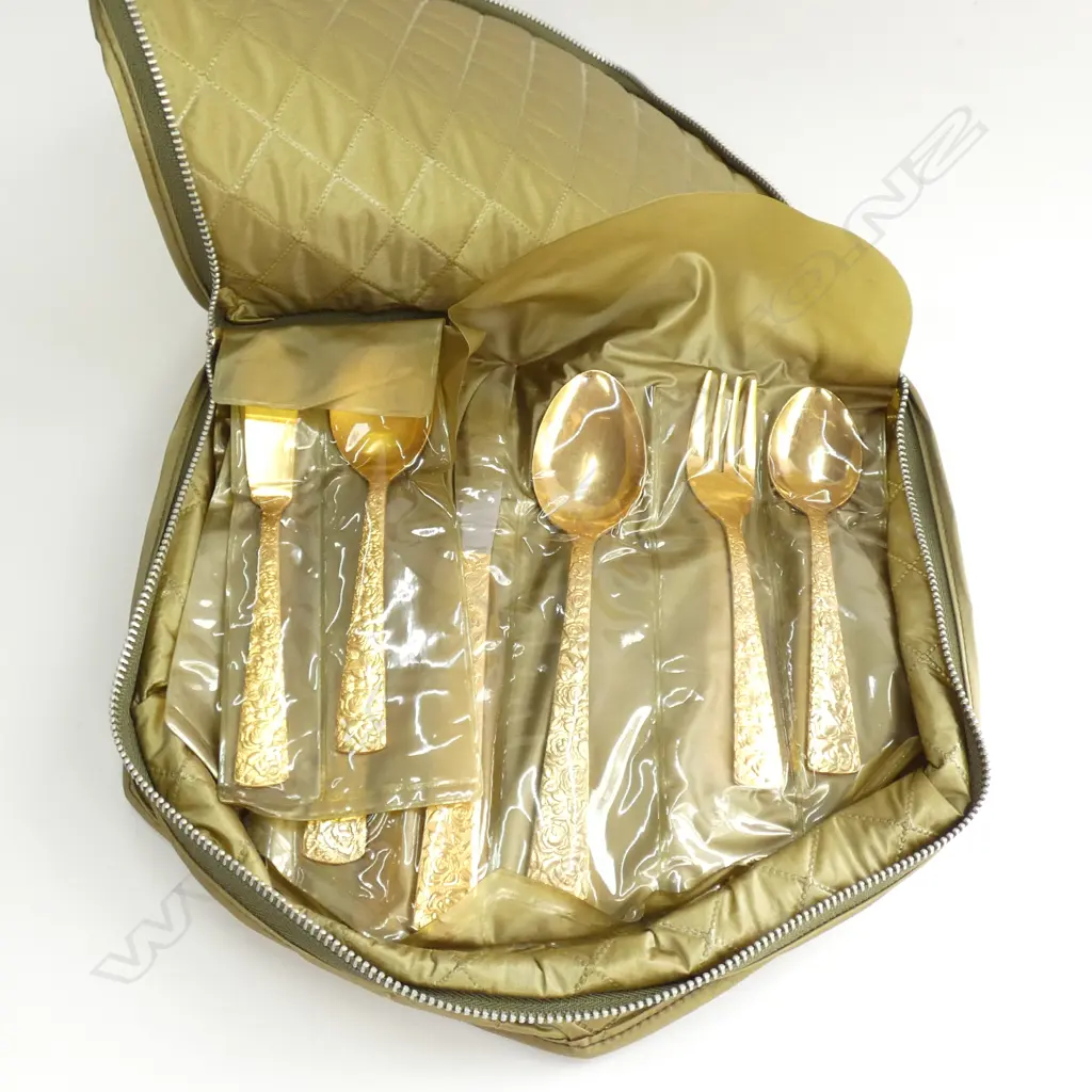 56 PIECE CELLINI ROMANESQUE GOLDEN JAPAN FLATWARE CUTLERY, QUILTED GREEN CASE Image 1++