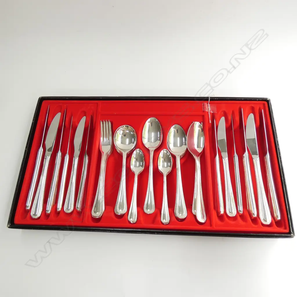 6PC EP SILVERSMITHS OF AMERICA 'ONEIDA' CUTLERY SET, BY W.A. ROGERS, BOXED Image 1++