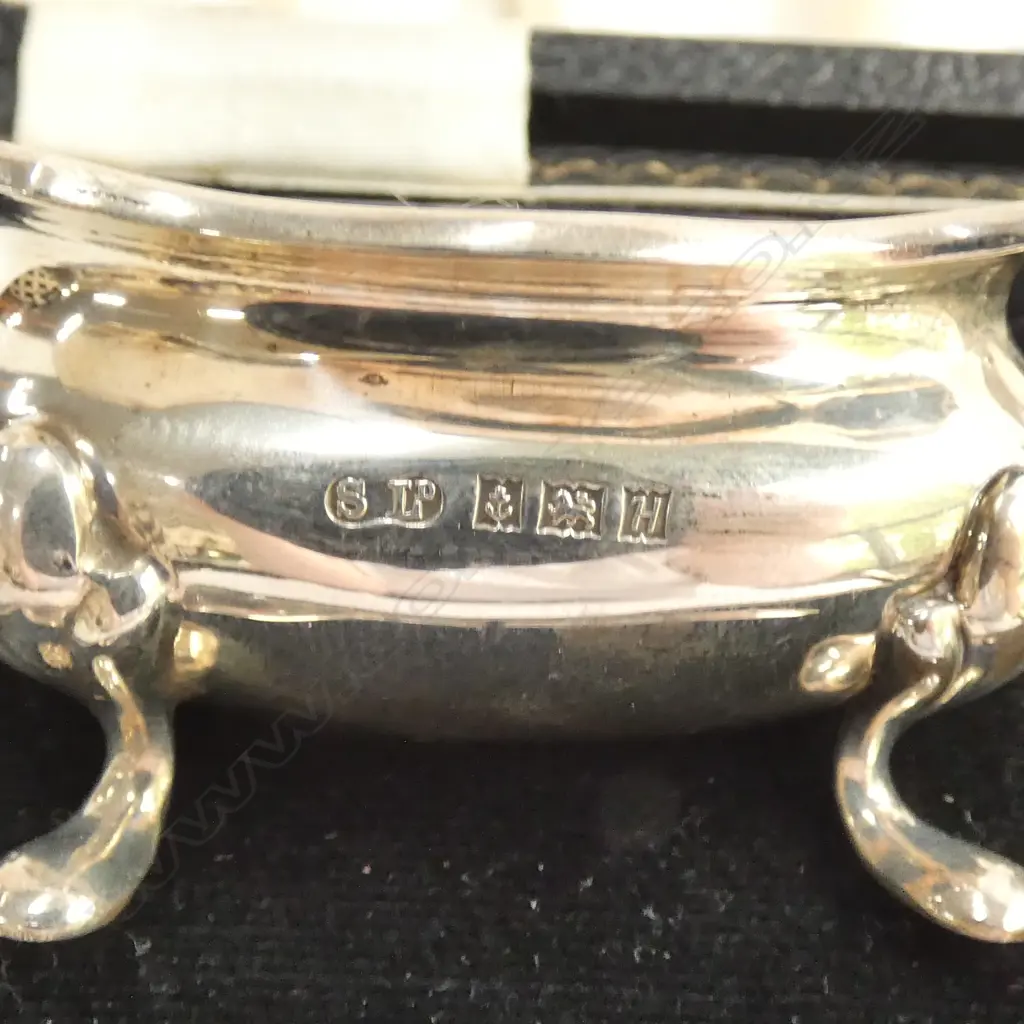 STG SILVER CONDIMENT SET, BIRMINGHAM 1957 CASED TOTAL STG WEIGHT 153 GRAMS Image 1++