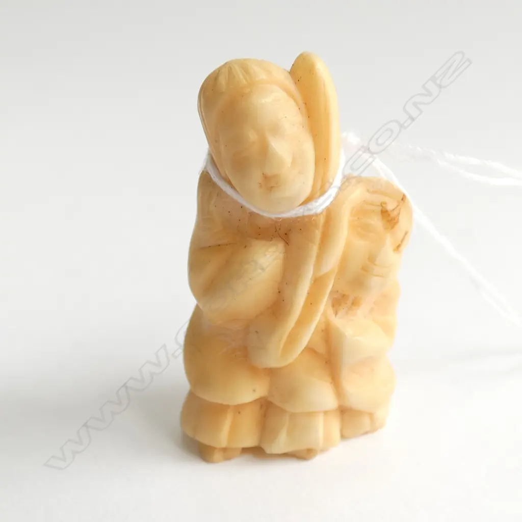 JAPANESE CARVED MARINE IVORY NETSUKE 2 FIGURES  Image 1++