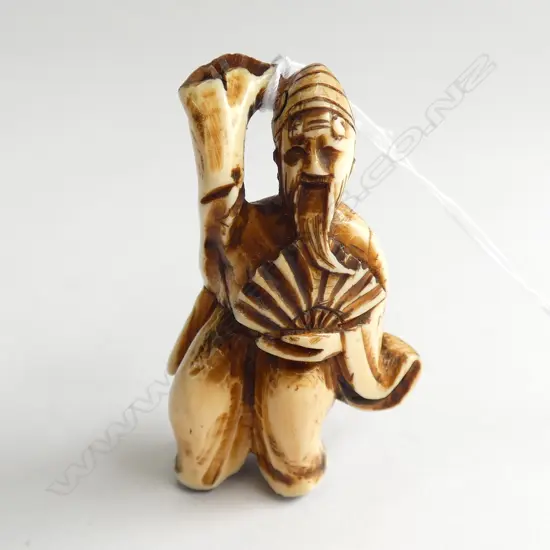 JAPANESE CARVED IVORY NETSUKE MAN W FAN SIGNED