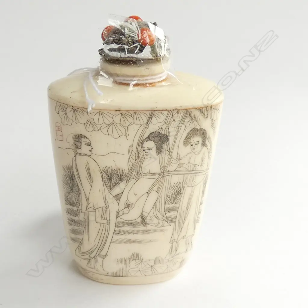 JAPANESE CARVED BONE SNUFF BOTTLE ENGRAVED COPULATION Image 1++