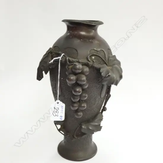 JAPANESE BRONZE BALUSTER VASE, WITH 2 CHARACTER SIGNATURE UNDER BASAE. H.280mm