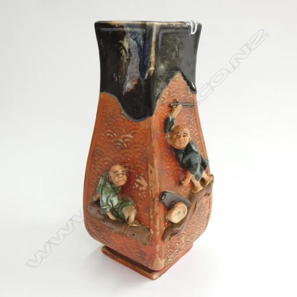 JAPANESE OLD SUMIDA GAWA VASE RELIEF FIGURES H.210mm Image 1++