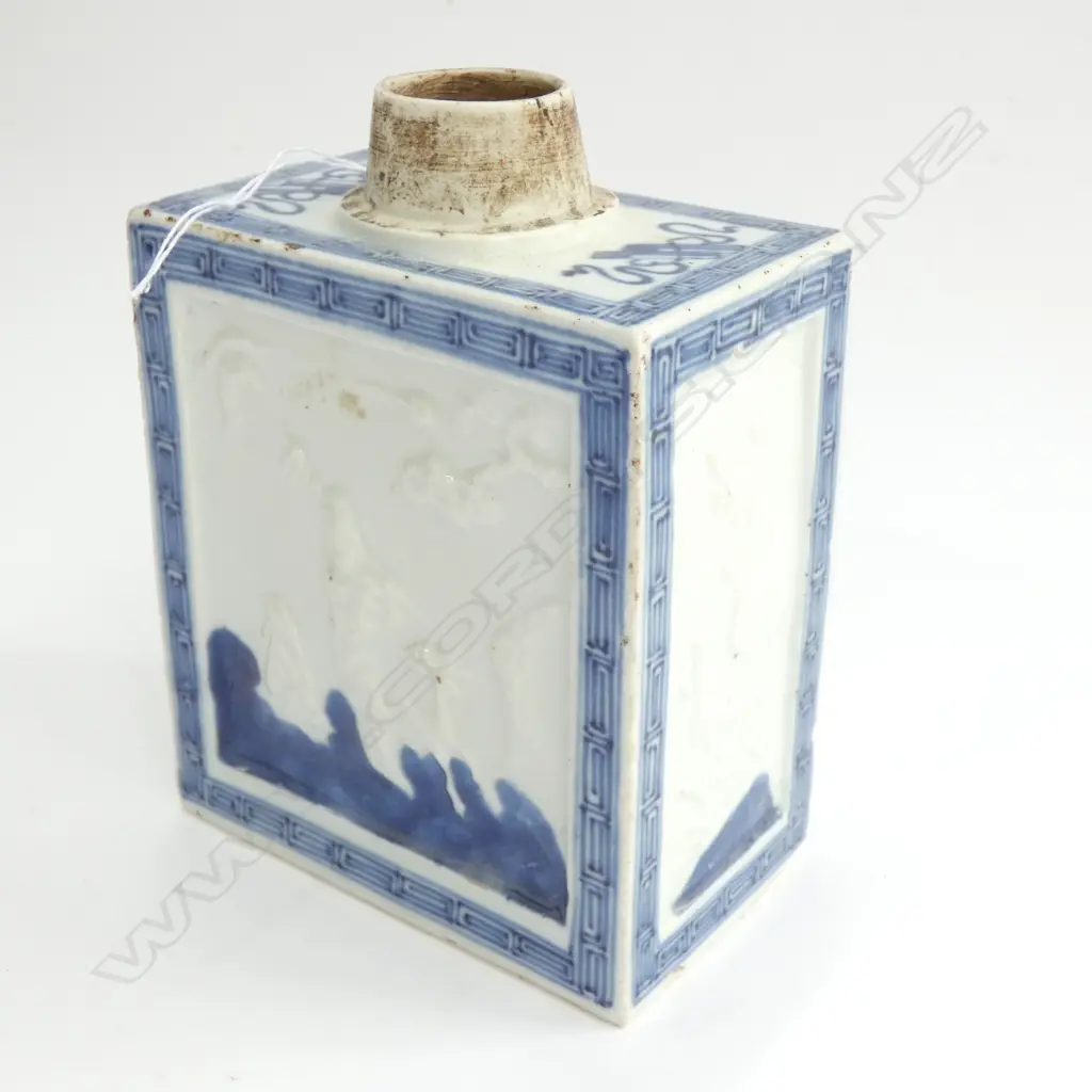 OLD CHINESE B&W TEA CADDY RECTANGULAR NO LID MINOR CHIPPING Image 1++