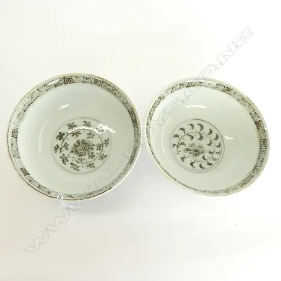 PR CHINESE PORCELAIN BOWLS DARK BLUE & WHITE Dia.150mm