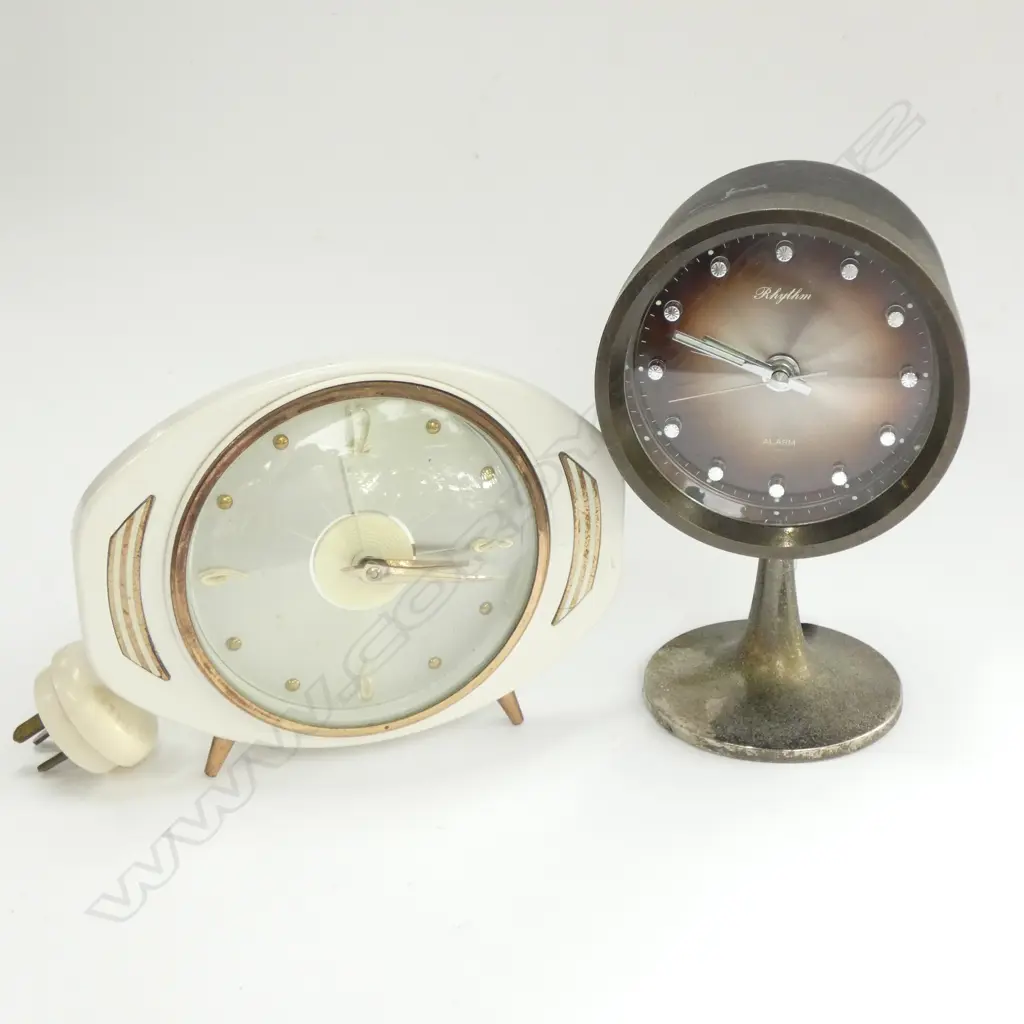 2 RETRO ALARM CLOCKS Image 1++