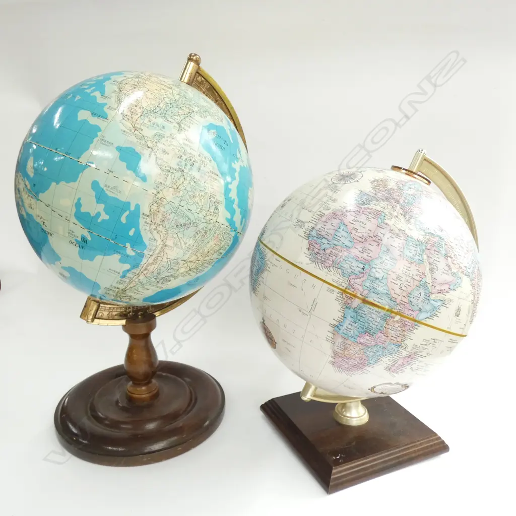 2 VINTAGE GLOBES H. 400MM Image 1++