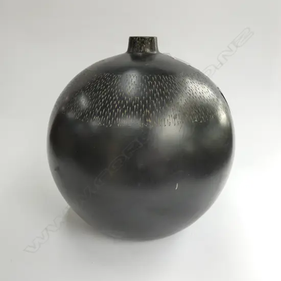 TRIBAL TYPE RESIN ORB VASE H.255mm