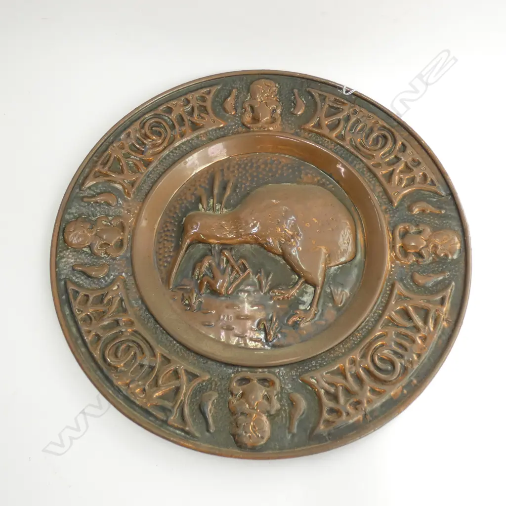 NZ COPPER WALL PLAQUE EMBOSSED KIWI TIKI ETC Dia.368mm Image 1++