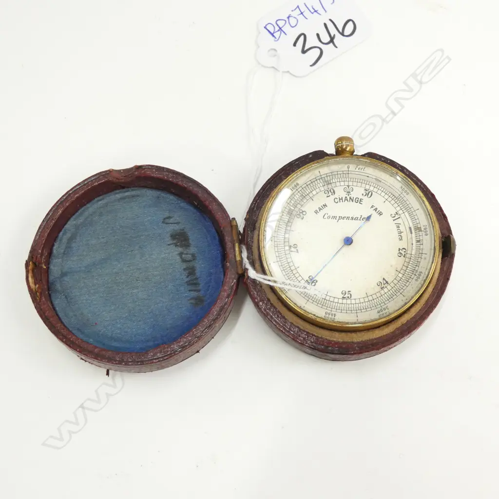 COPENSATED BAROMETER IN CASE Image 1++