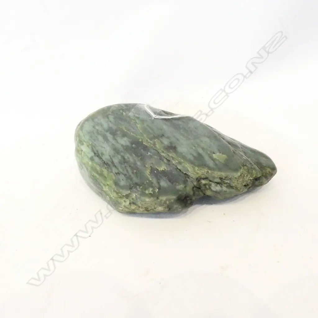 NEPHRITE RIVER WORN BOULDER Image 1++
