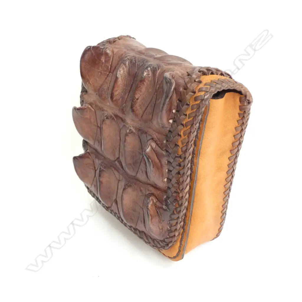 CROCODILE LEATHER BELT POUCH Image 1++
