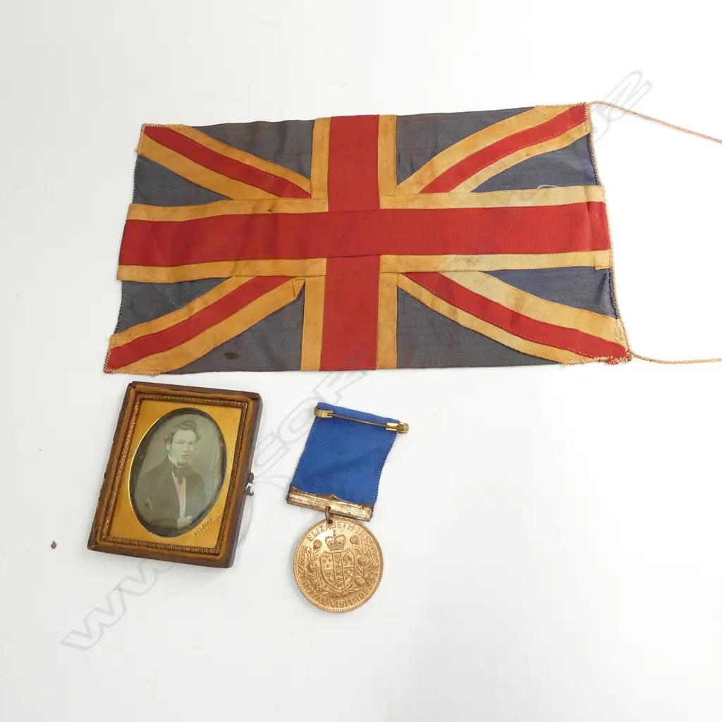 DAGUERREOTYPE OF YOUNG MAN, ROYAL VISIT MEDAL, VINTAGE UNION JACK Image 1++