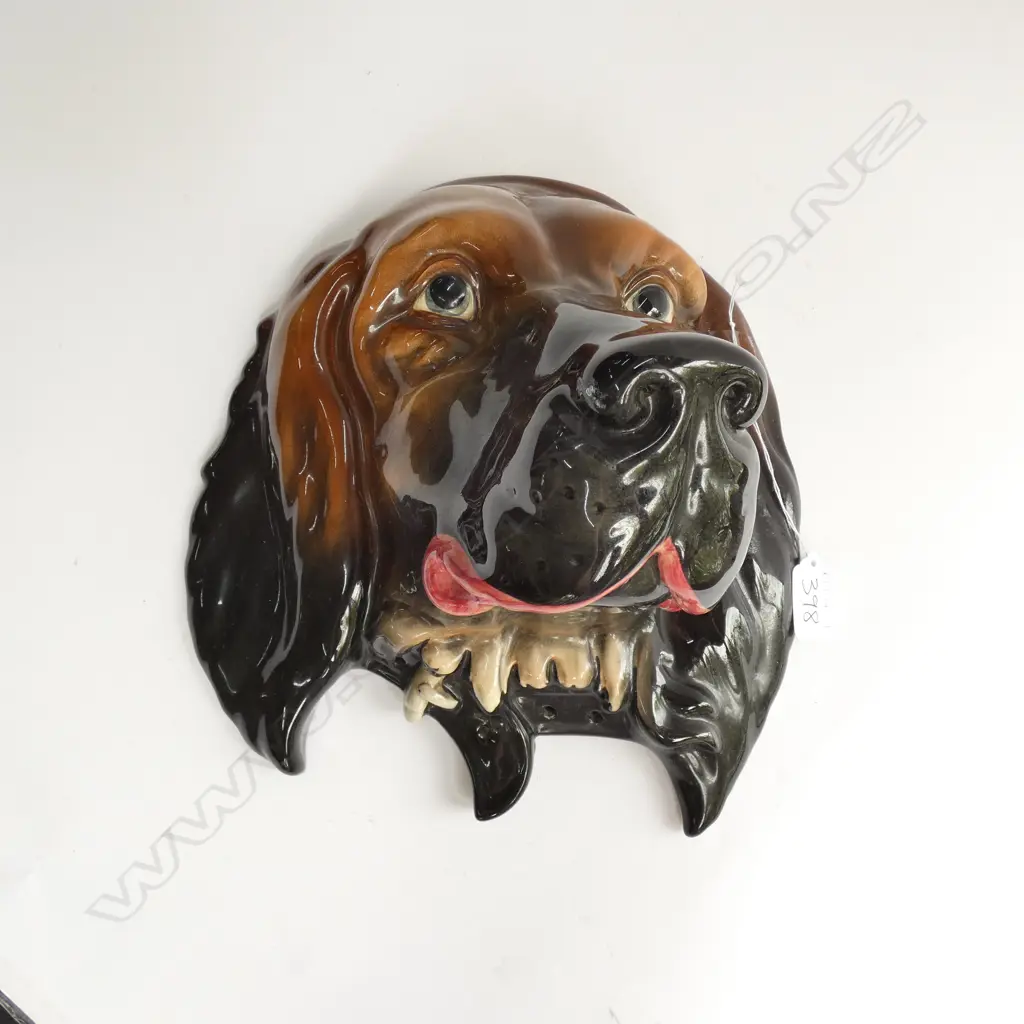 BESWICK DOG FACE WALL PLAQUE, H.270MM Image 1++