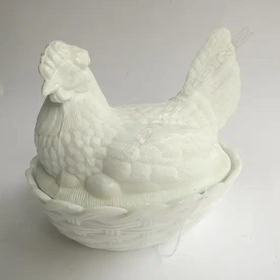 MILK GLASS CHICKEN ON BASKET