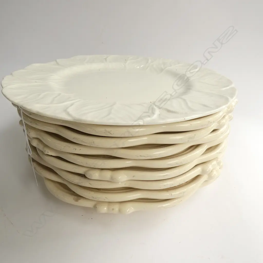 8 RUSTIC WHITE PLATES PLUS ONE AF 270MM DIA Image 1++