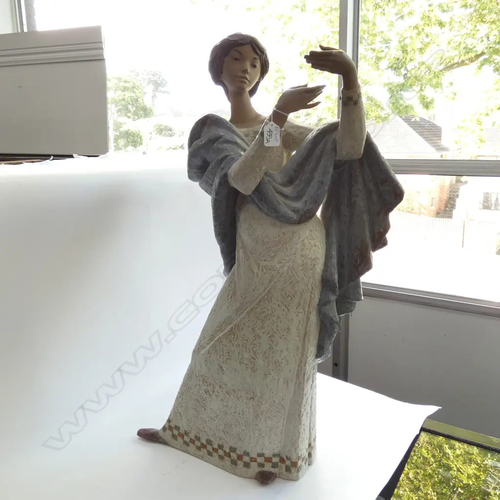 LARGE LLADRO LADY C. 1960S H. 880MM  PROFESSIONAL RESTORATION TO HAND Image 1++