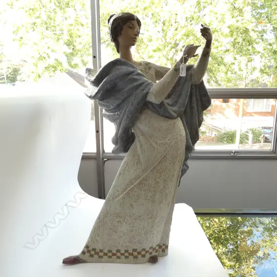 LARGE LLADRO LADY C. 1960S H. 880MM  PROFESSIONAL RESTORATION TO HAND