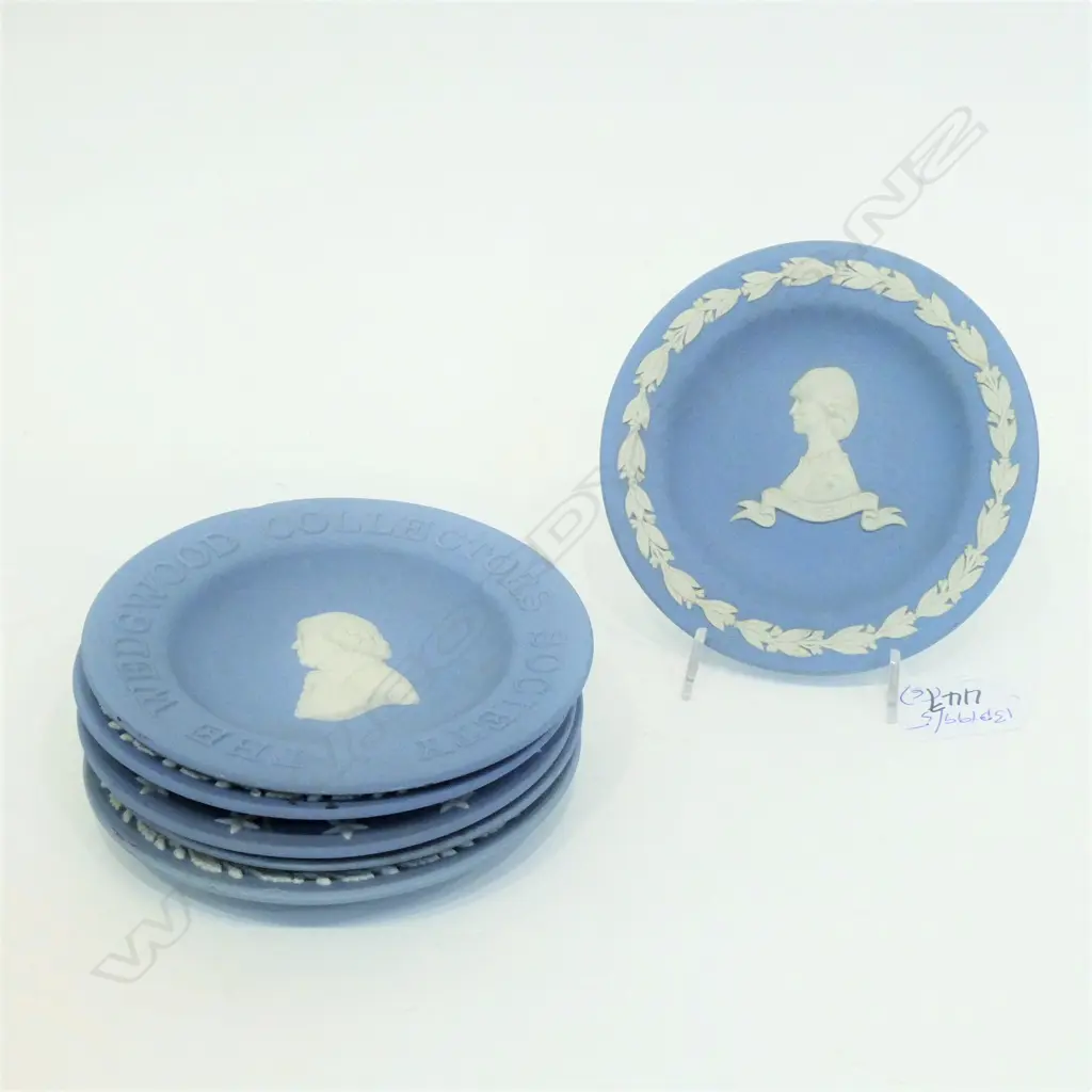 6 WEDGWOOD JASPERWARE PIN DISHES Image 1++