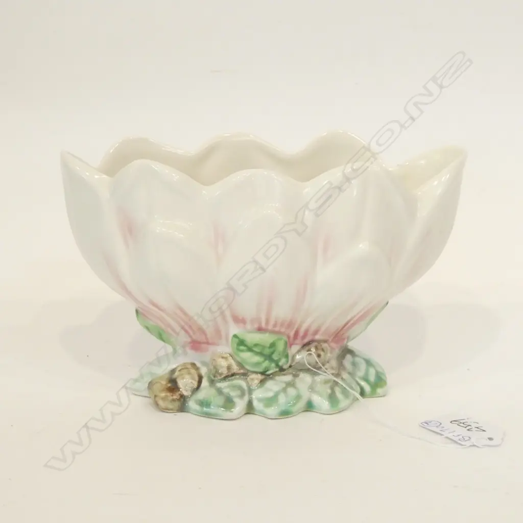 BESWICK VASE Image 1++