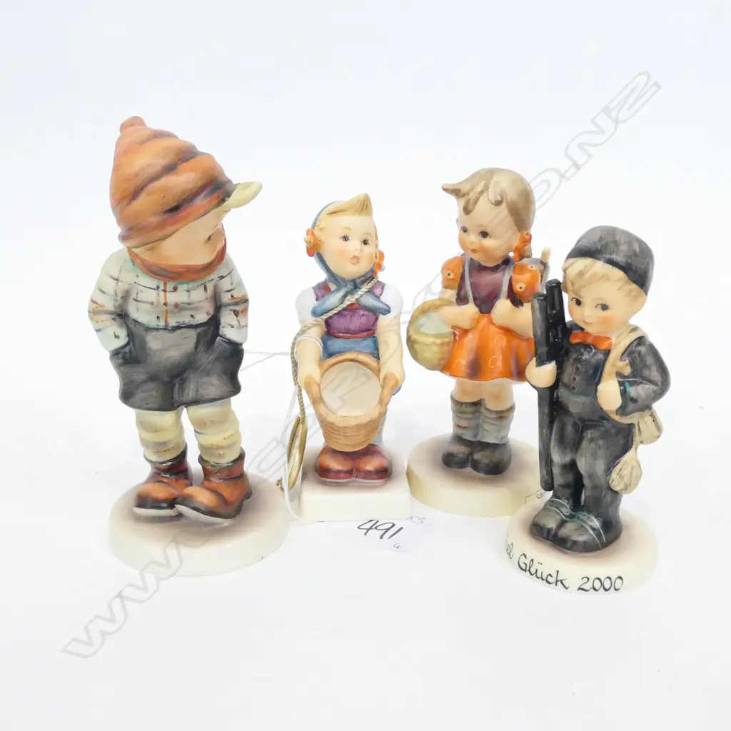 4 HUMMEL 12 2/0 CHIMNEY SWEEP; 73 LITTLE HELPER; 43 MARCH WINDS; 81 2/0 SCHOOLGIRL  Image 1++