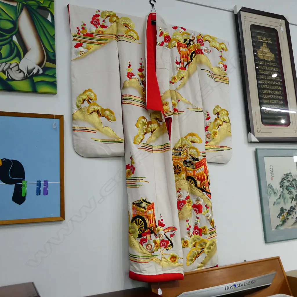 JAPANESE WEDDING KIMONO AND DISPLAY ROD Image 1++