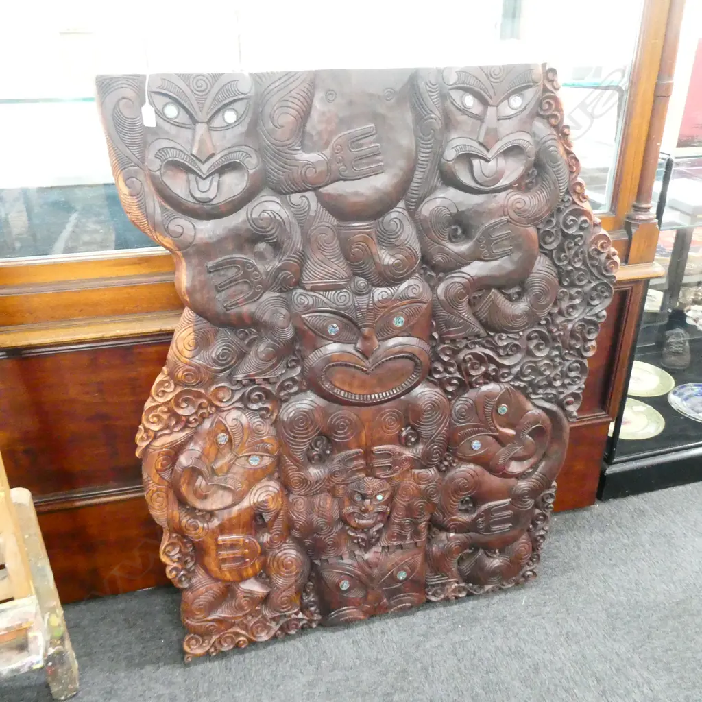 CARVED WOODEN MAORI PANEL L. 1220MM W. 1000MM Image 1++