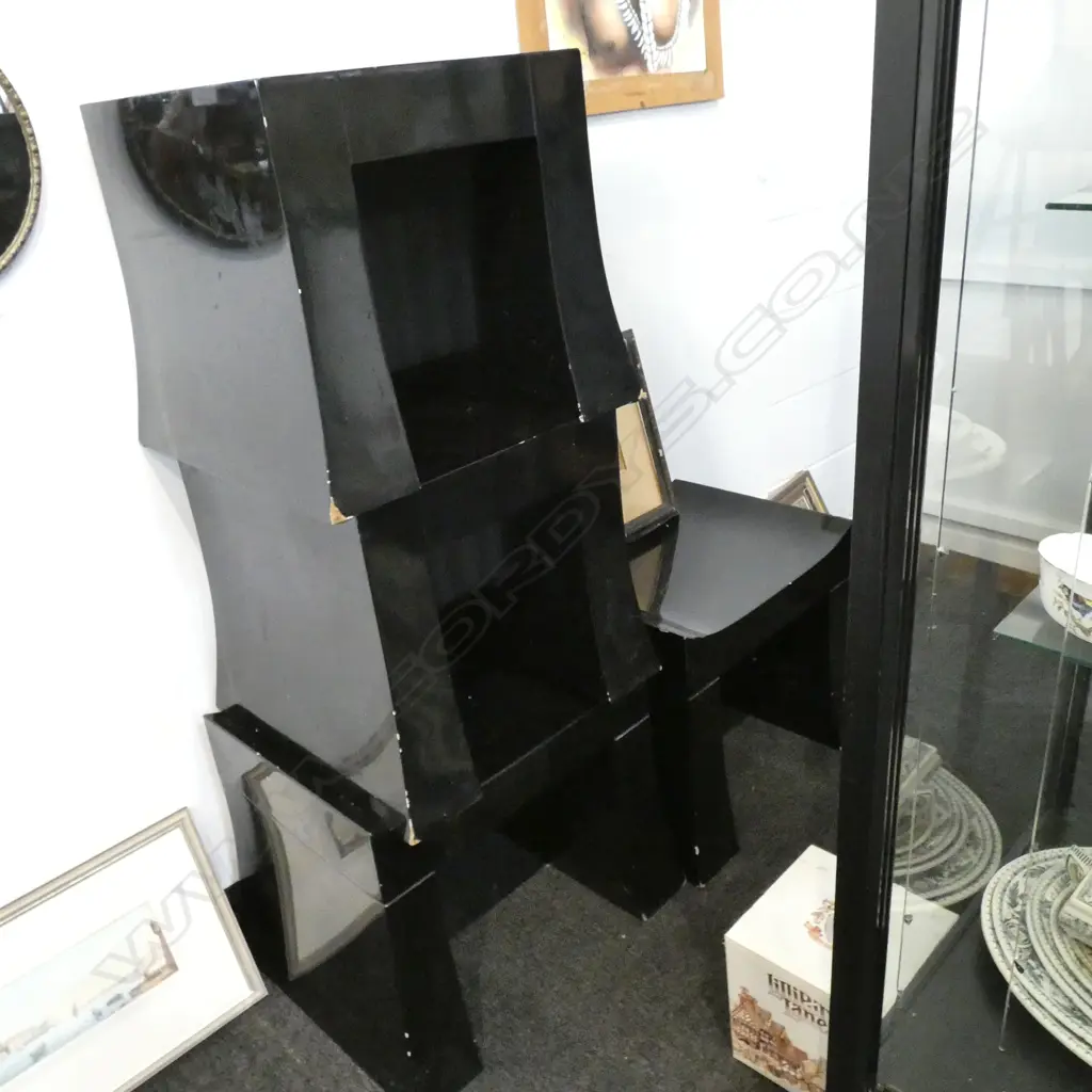 4 BLACK STOOLS  Image 1++