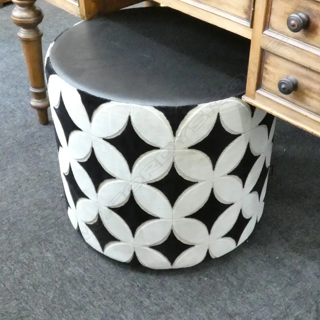 3 POUFS 500MM DIA H. 450MM + LGE OTTOMAN 900MM DIA H. 450MM MADE BY HARROWS NZ Image 1++