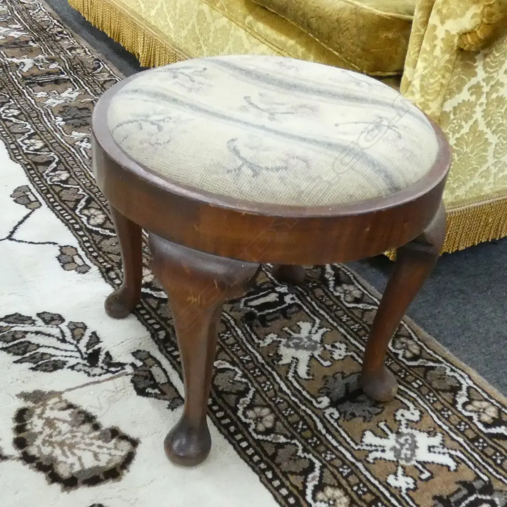 CIRCULAR TAPESTRY STOOL 430MM DIA Image 1++