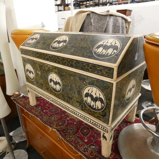 ANIMAL PAINTED CHEST L. 830MM SMALL LOSES TO PAINT