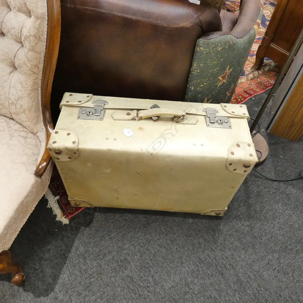 VINTAGE WHITE LEATHER SUITCASE L. 680MM Image 1++