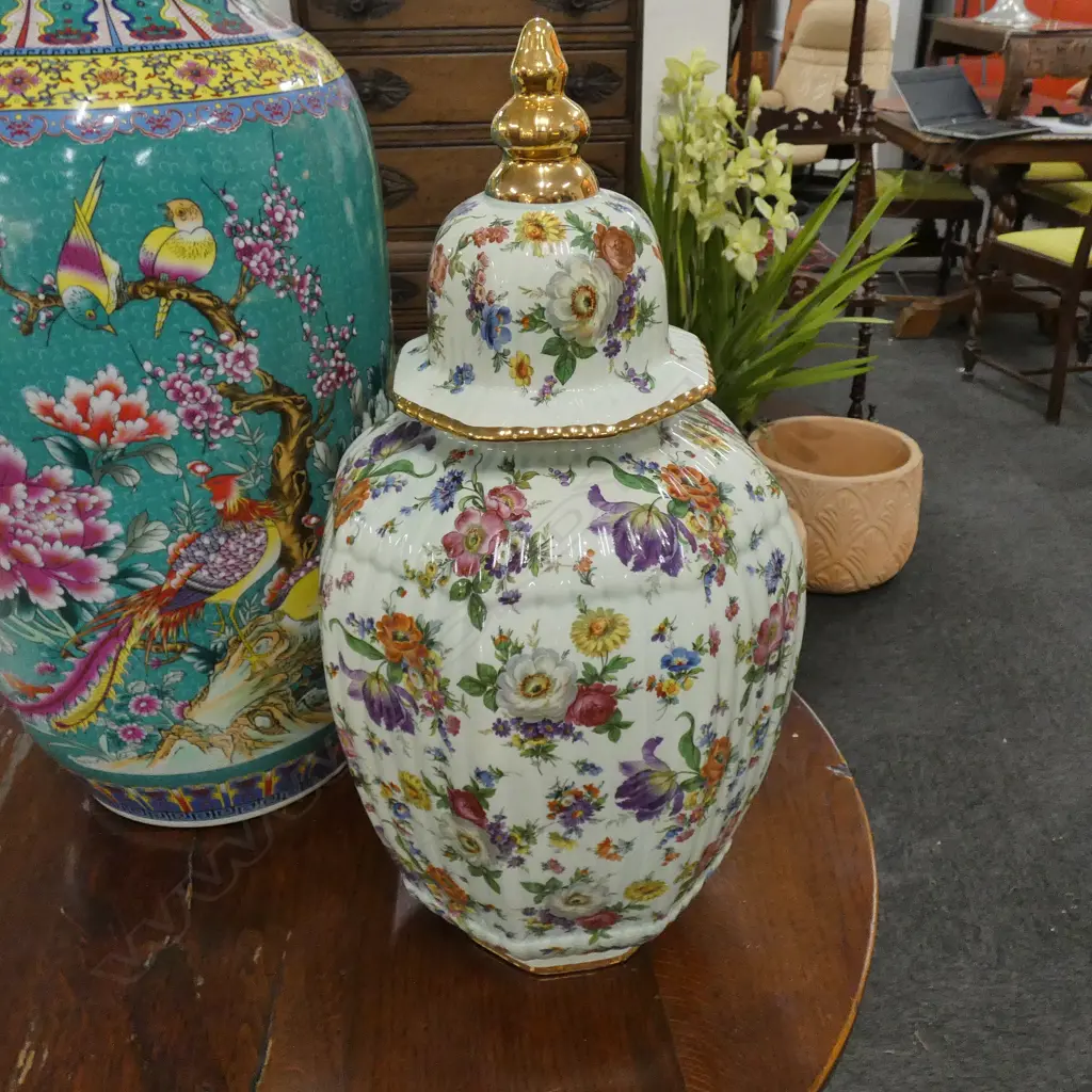 LIDDED BOCH FERES URN, H.500MM Image 1++