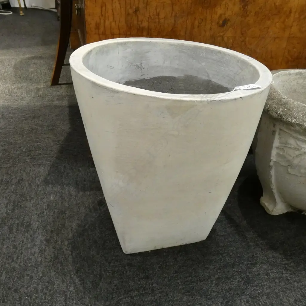 CONTEMPORARY CONCRETE GARDEN POT WHITE PAINTED H. 370MM Image 1++