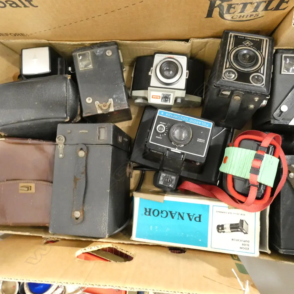 BOX LOT VINTAGE CAMERAS + ACCESSORIES KODAK ETC Image 1++