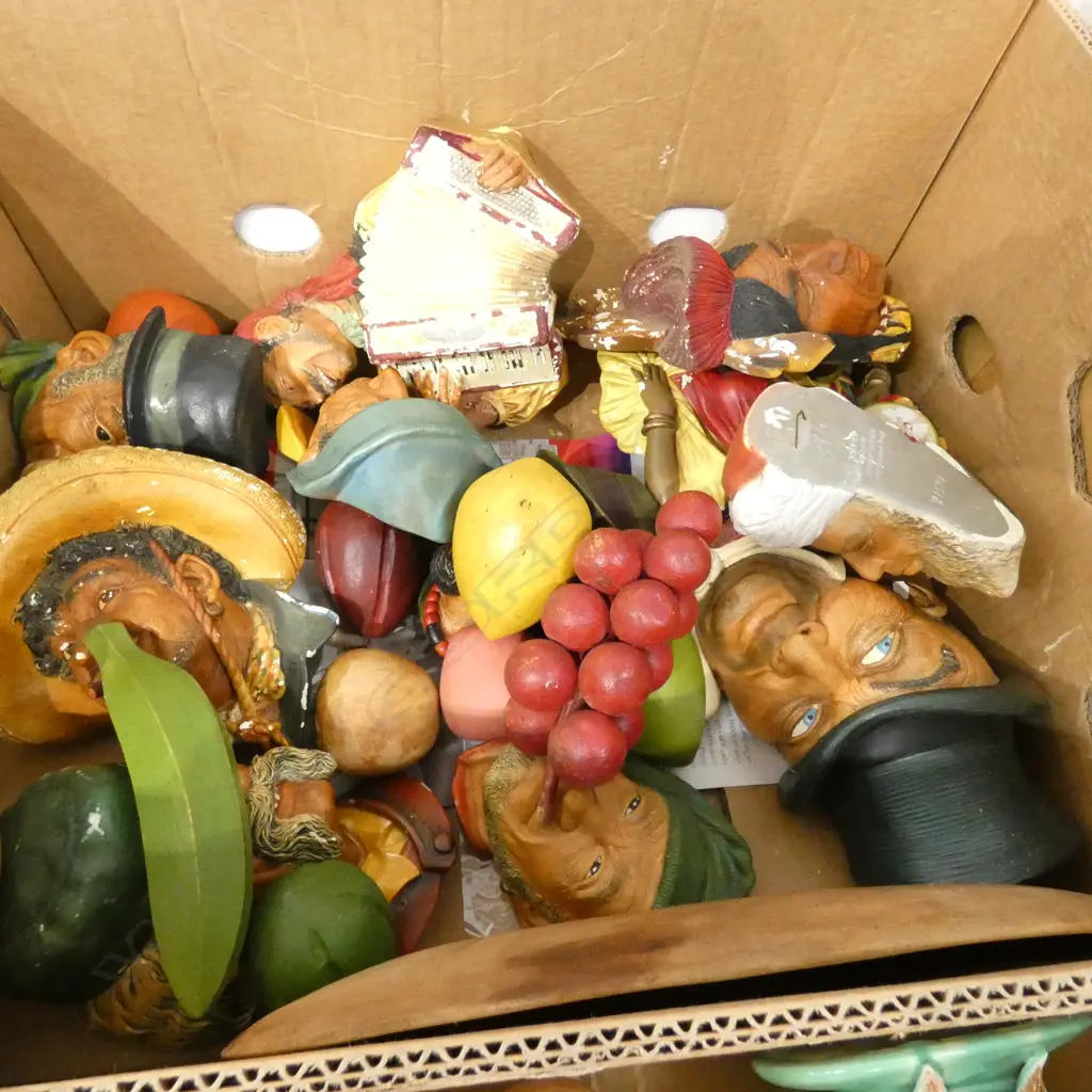 LARGE LOT OF BOSSONS HEADS Image 1++