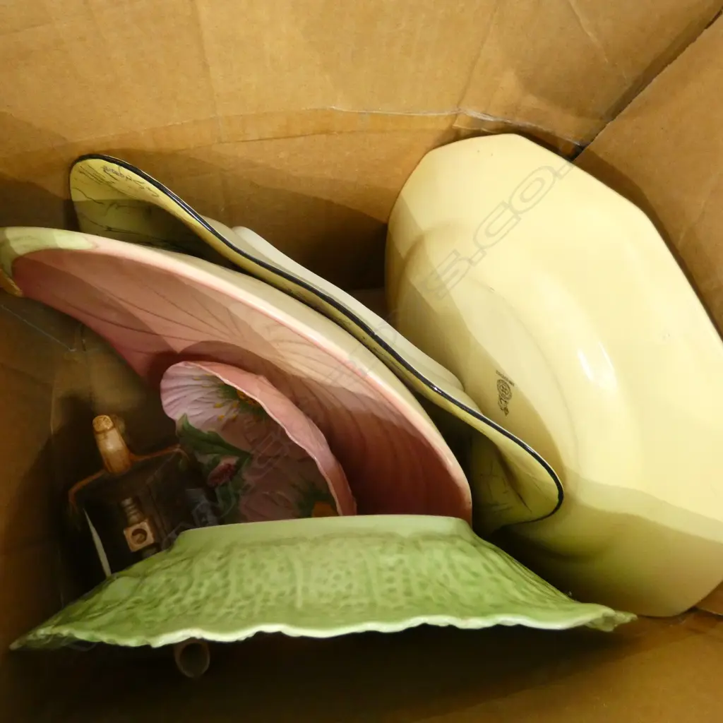 LOT OF ASST ROYAL DOULTON PLATES ETC  Image 1++