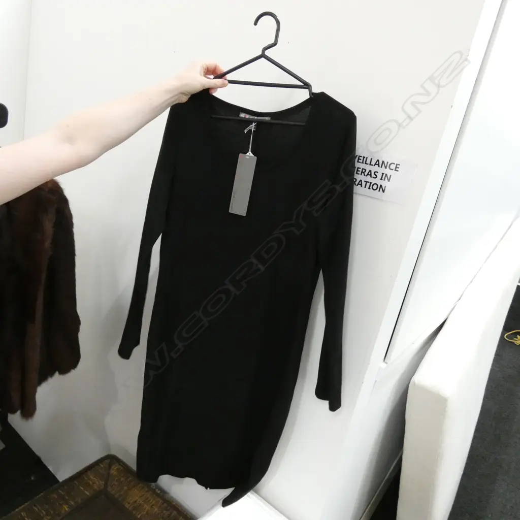 JANE DANIELS BLACK  FINE MERINO LONG SLEEVE DRESS SIZE 12, RETAIL WAS $399.00 Image 1++
