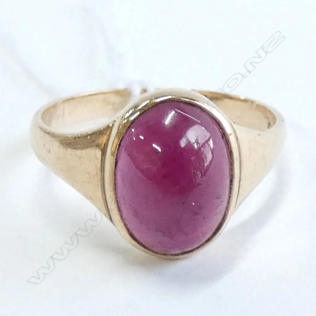 VINTAGE 9CT ALMANDINE GARNET CABOCHON RING Image 1++