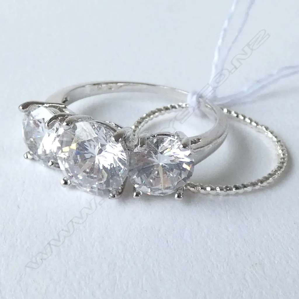 FAUX DIAMOND RING & TINY BAND Image 1++